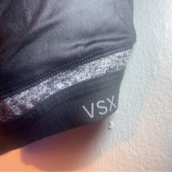 Victoria’s Secret limited edition VSX Black womens sports bra zip double padded - Picture 13 of 16